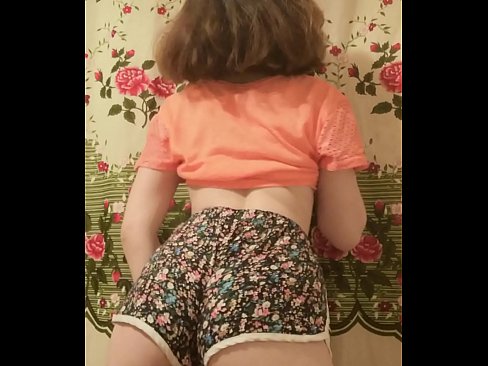❤️ Seksega juna bebo demetas sian pantalonon ĉe fotilo ❤ Pornofilmo ĉe ni ❌️